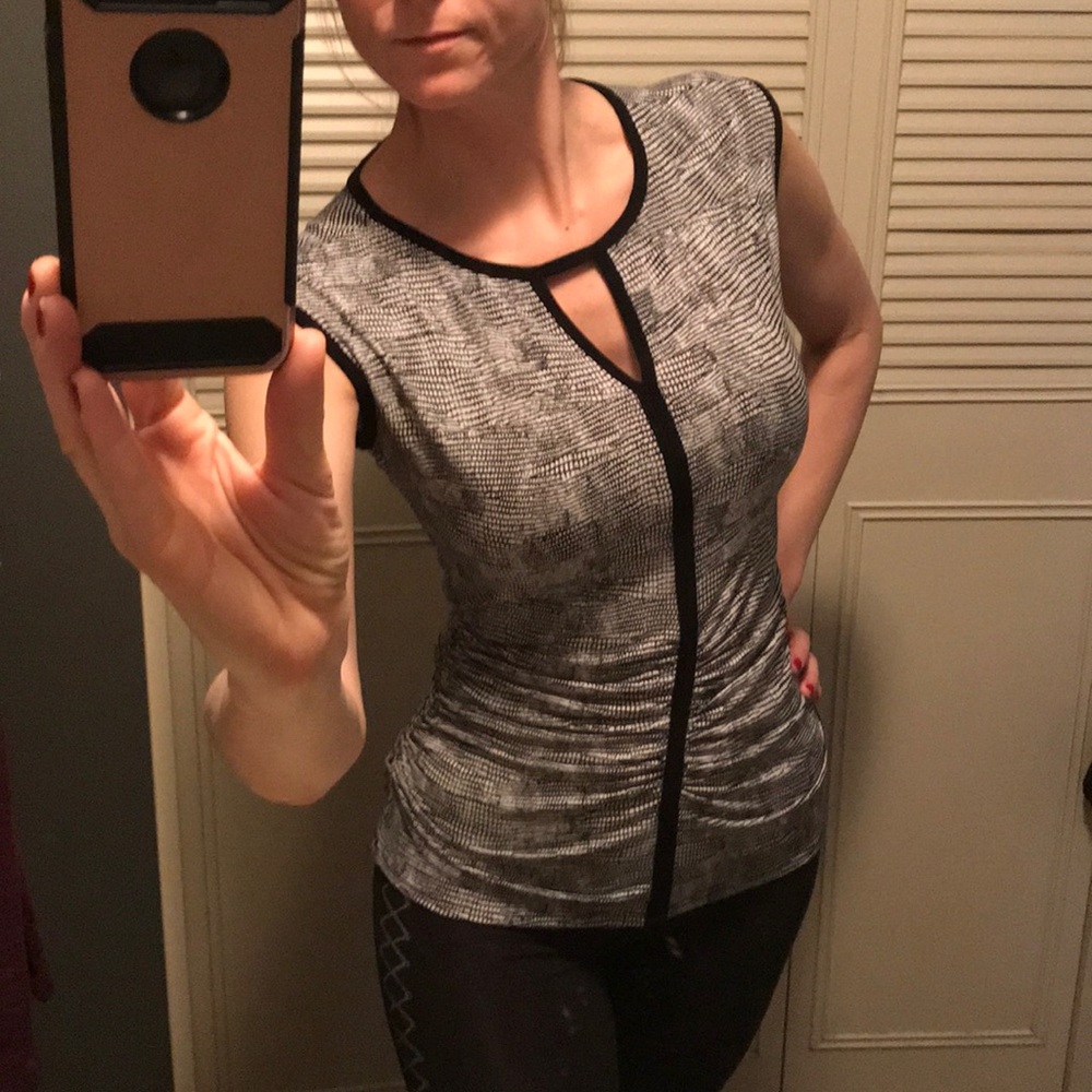 Vince Camuto top